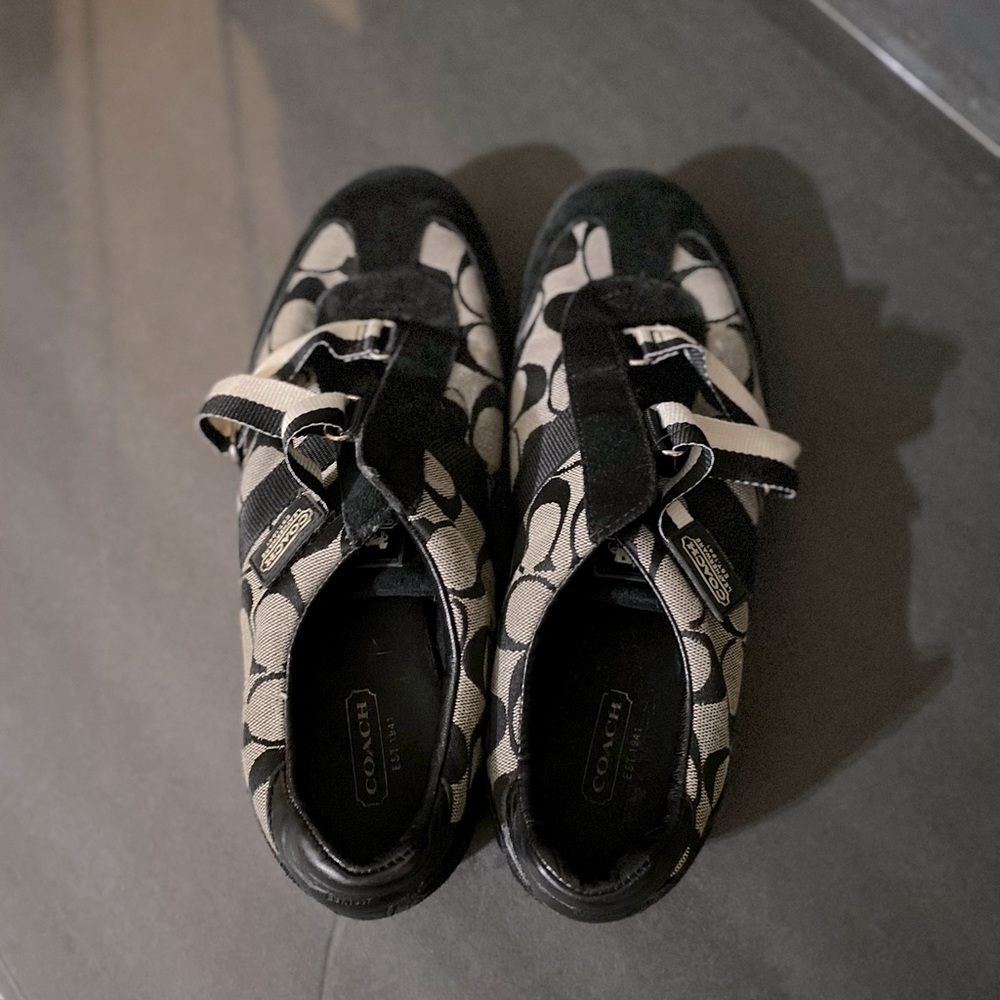 Coach Signature Juli Sneaker Q301, Black, Size 9M Women